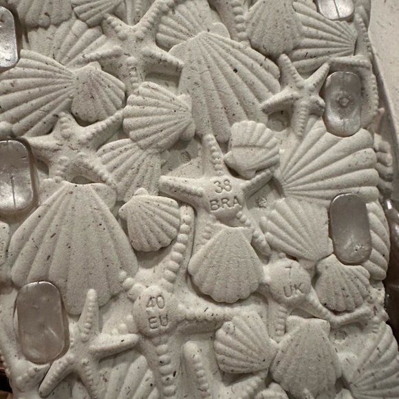 White size 38 Sunnies - Picture 2 of 5